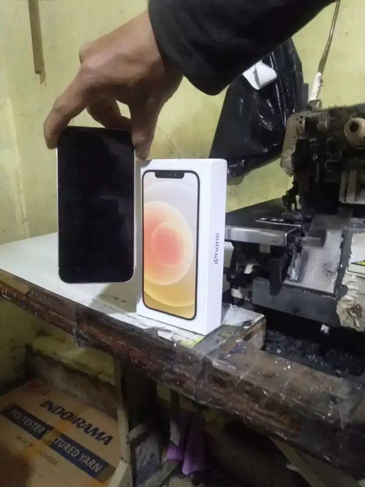 Dijual iPhone 12