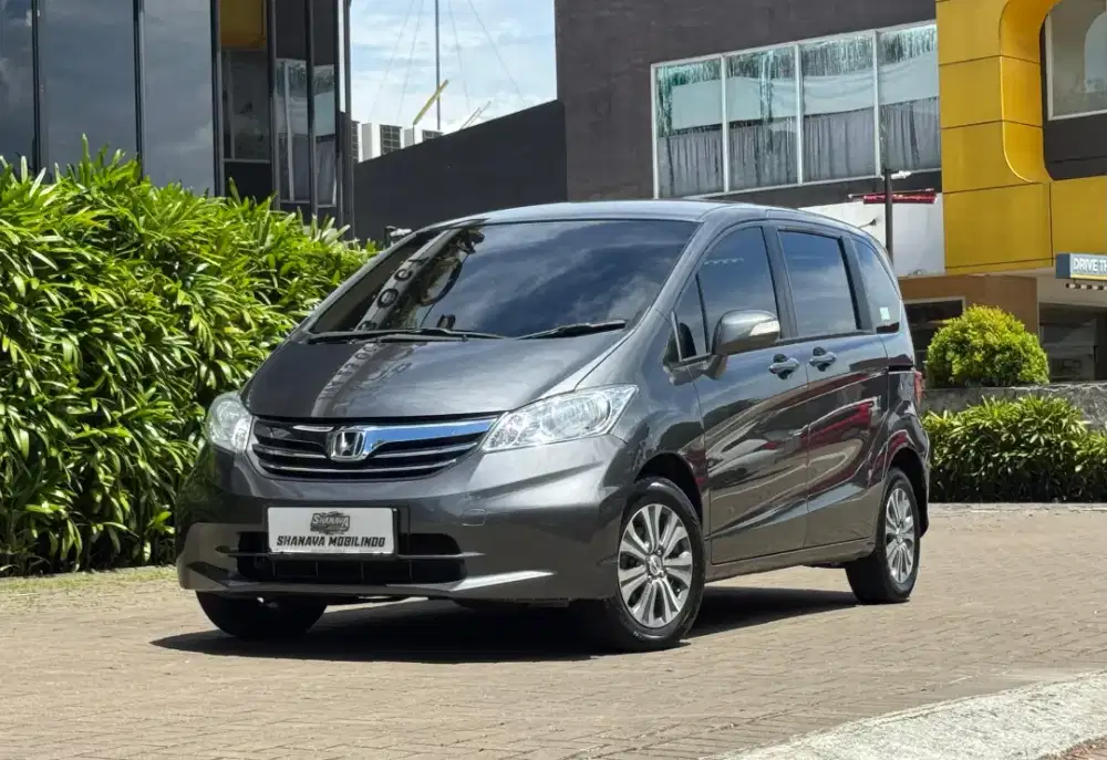 Honda Freed SD 1.5 Double Power Matic A/T 2013 Abu Abu Metalik