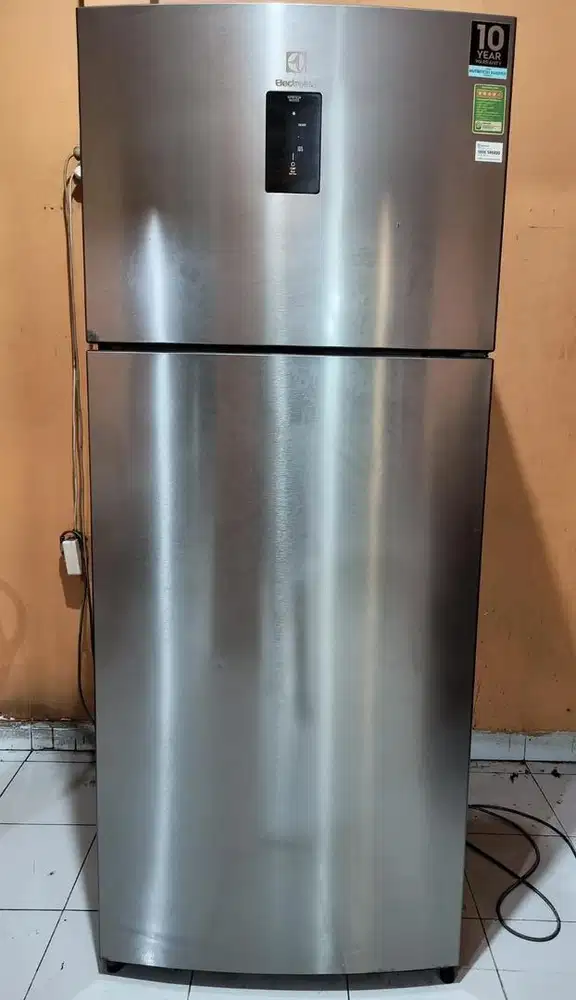 KULKAS 2 PINTU ELECTROLUX
