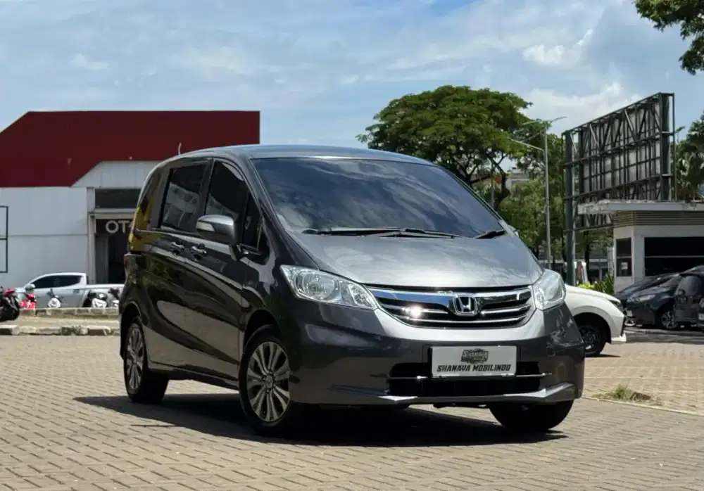 Honda Freed SD 1.5 Double Power Matic A/T 2013 Abu Abu Metalik