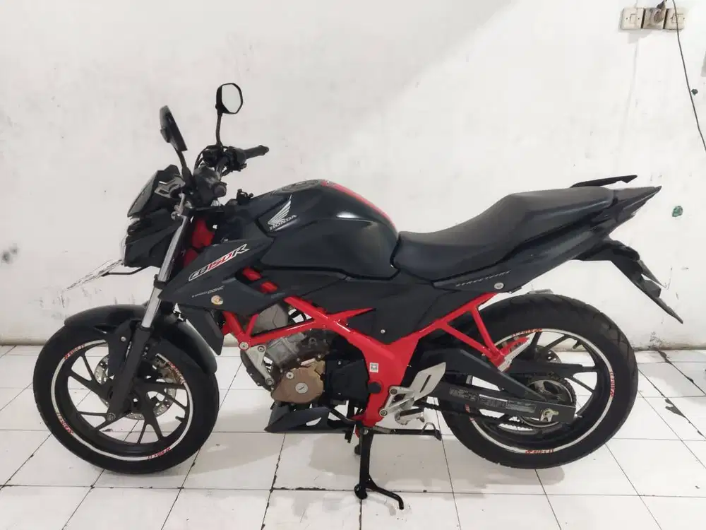 CB 150R STREETFIRE 2018 MURAH
