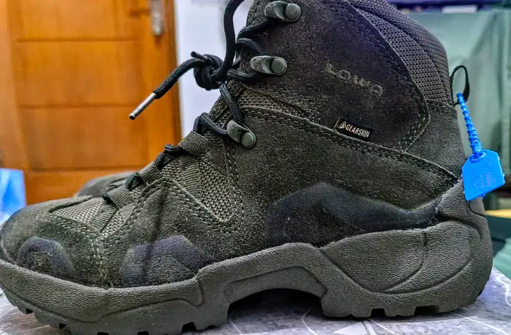 Sepatu Tactical Lowa size 39