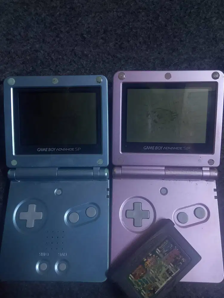 Dijual 2 Unit GBA SP Batangan + Kaset Pokémon 239 in 1 – Barang Langka
