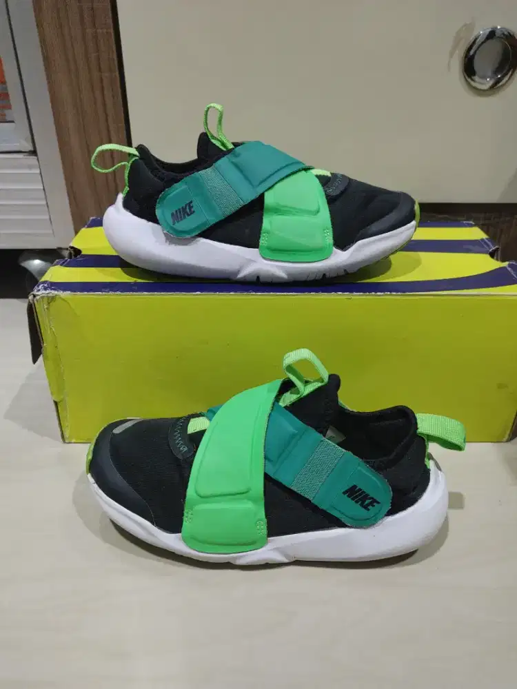 Sepatu Nike flex advance preloved size 28