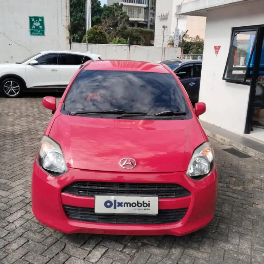 LOW DP Daihatsu Ayla 1.0 M Bensin-MT 2017 0AX
