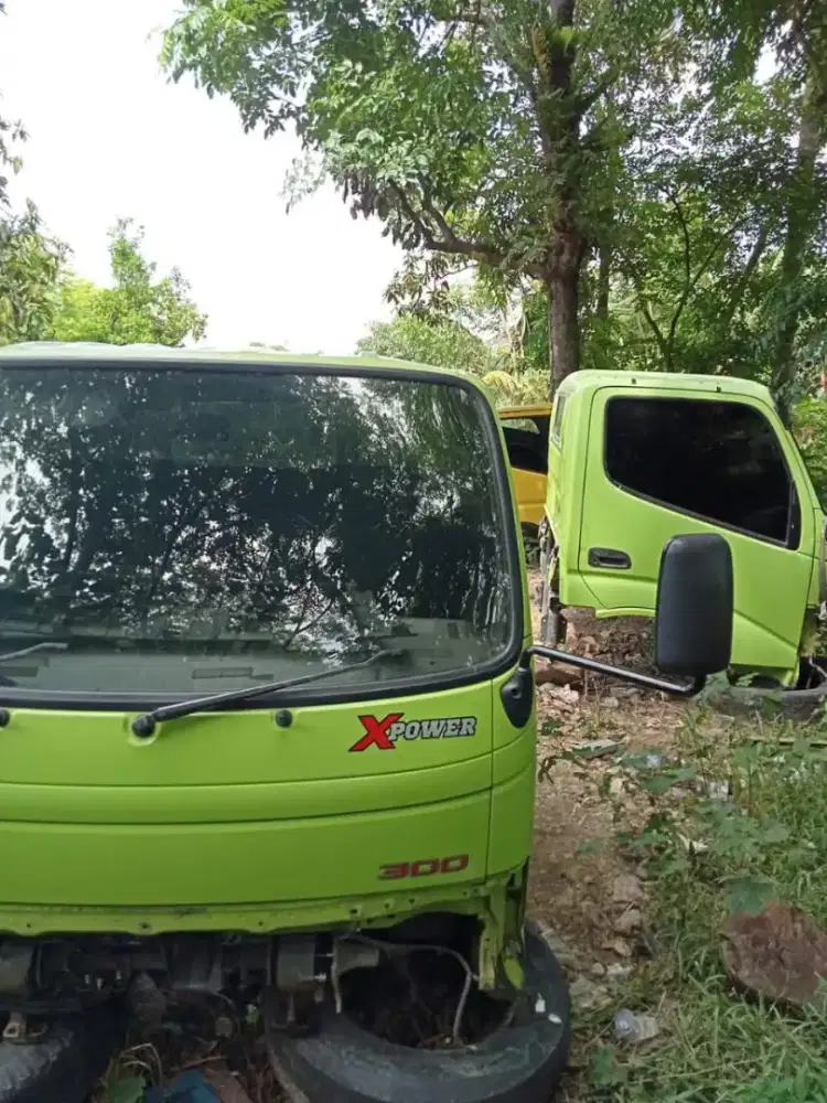 Kabin Hino Dutro ORI copotan