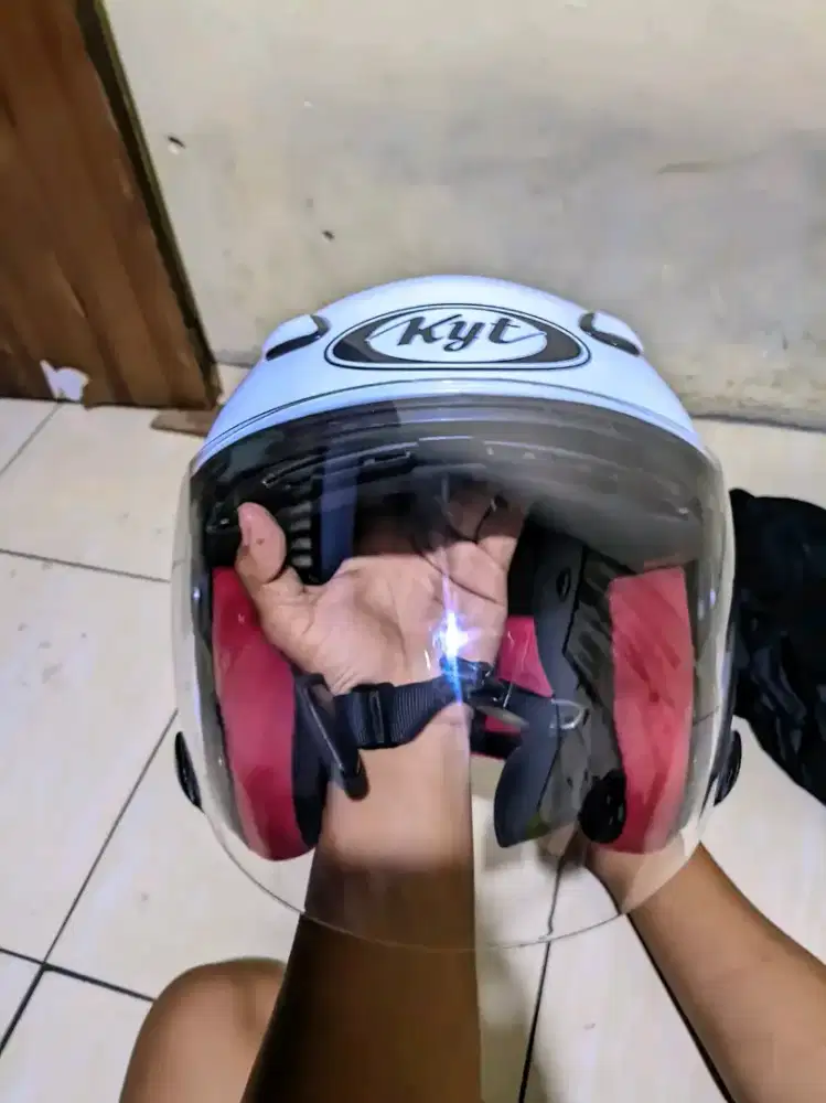 helm KYT ukuran L