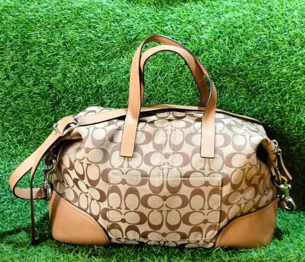 COACH Hadley signature