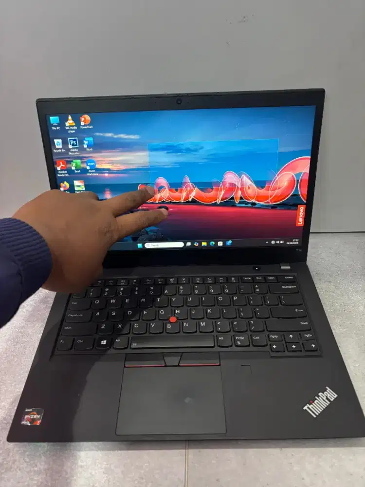 Lenovo ThinkPad T14 TouchScreen Amd Ryzen 7-5850U Ram 16GB Ssd 256GB
