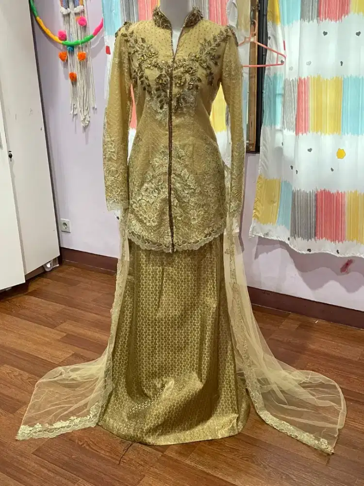 Kebaya Brokat Set Rok Sepan A Modern