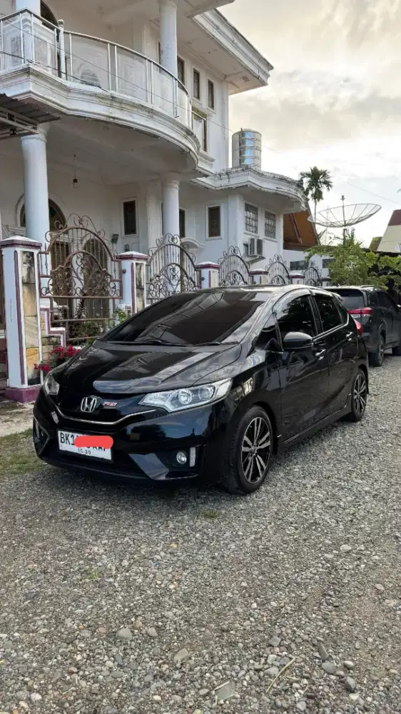 Bismillaah dijual jazz new RS cvt AT thn 2014, kondisi sgt istimewa.