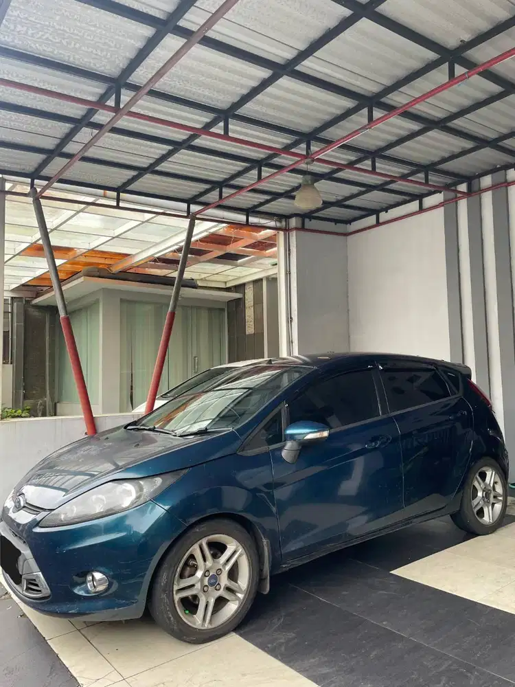 Dijual Cepat! Ford Fiesta Sport 2012 – Biru Metalik