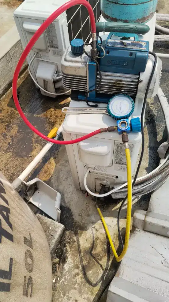 SERVICE AC BONGKAR PASANG AC PERBAIKAN AC VACUM AC TAMBAH FREON AC