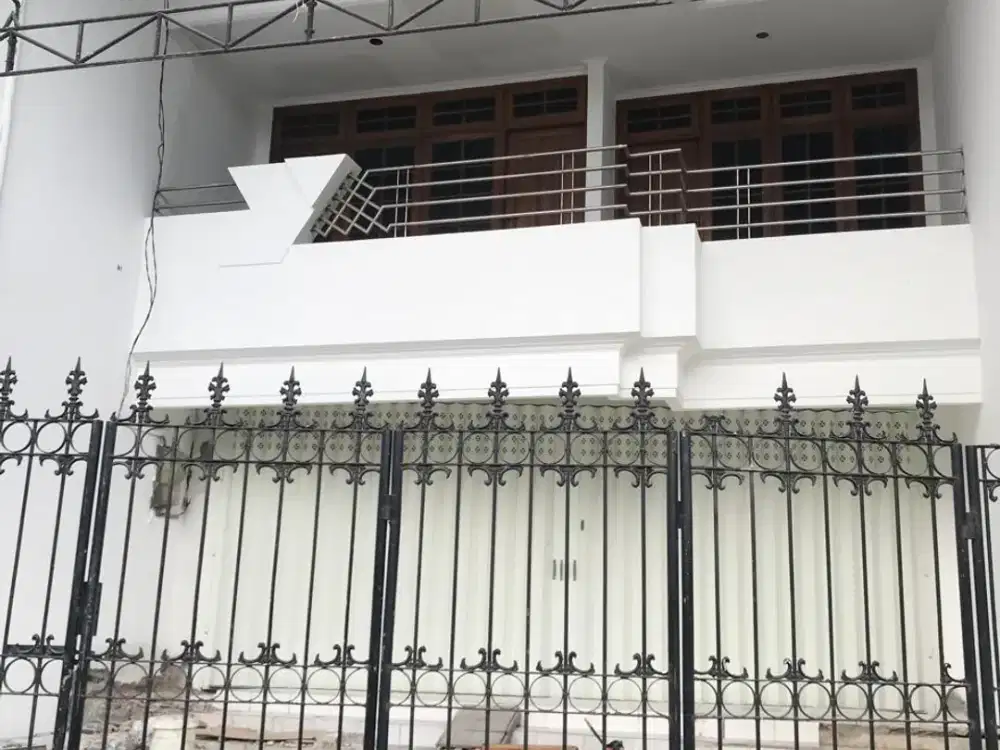 Ruko Bratang lebar 8m area strategis ramai jualan