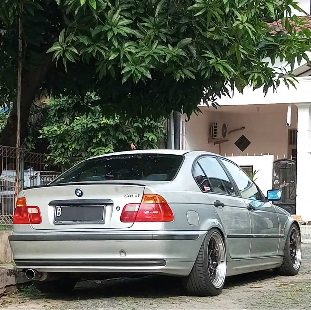 DIJUAL BMW E46 M43 2001 MATIC SILVER