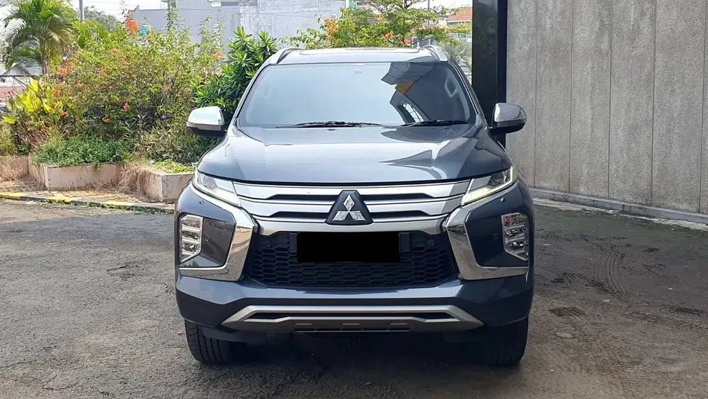 Mitsubishi Pajero 2.4 Sport Dakar 4x2 Sunroof AT Abu NIK 2021 Low KM