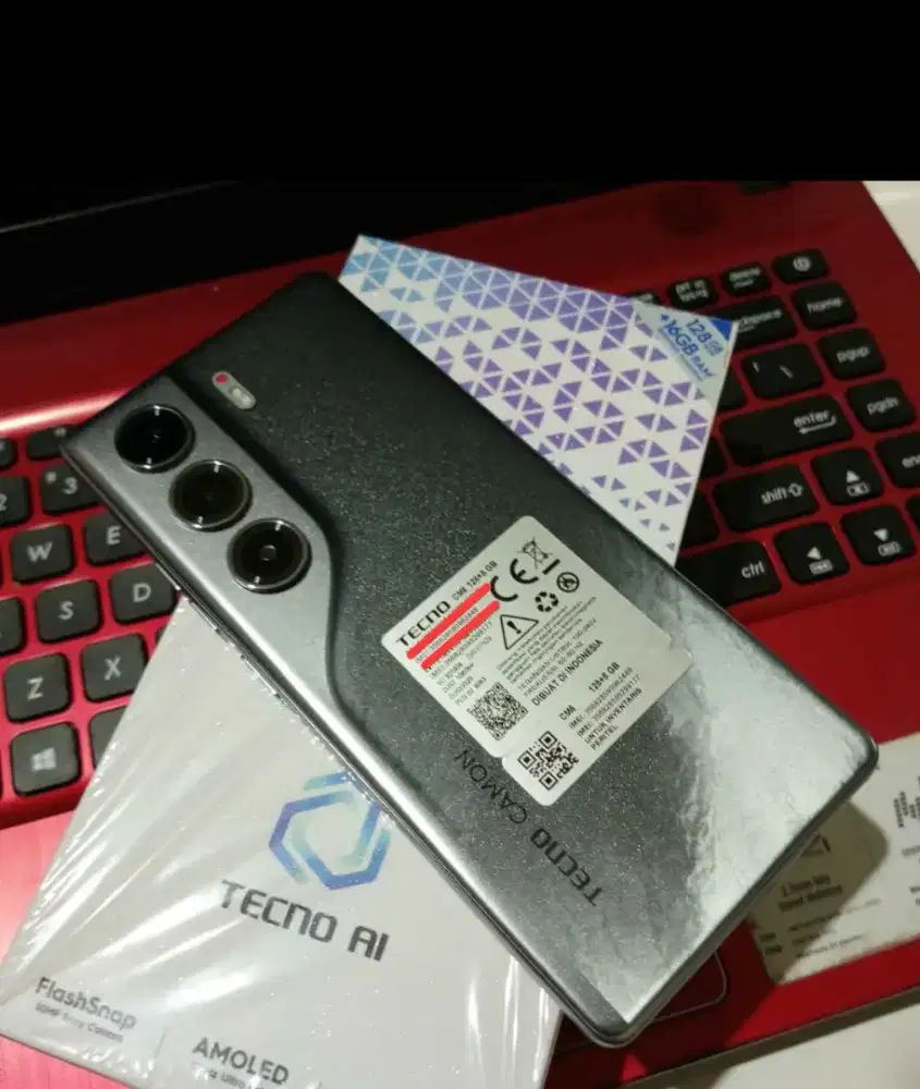 Tecno Camon 40 8/128 FULLSET mulus sebulan pake