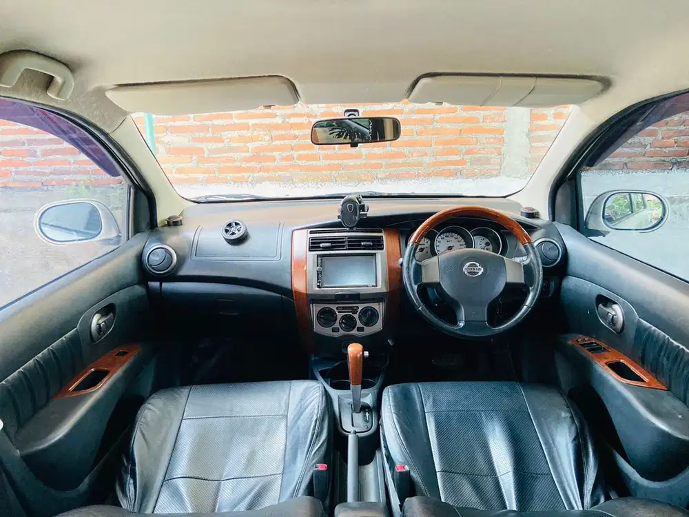 Nissan Grand livina 2011 Bensin