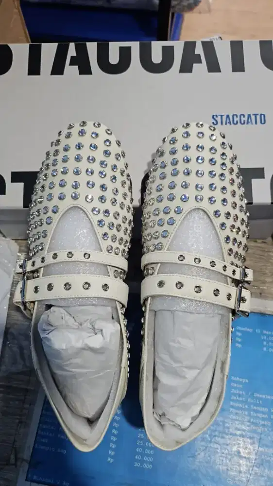 Sepatu staccato
