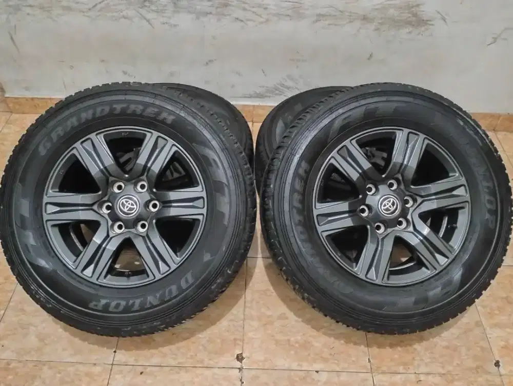 Veleg Toyota Hilux Revo R17 original