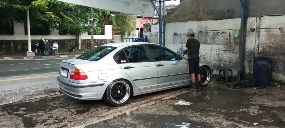 DIJUAL BMW E46 M43 2001 MATIC SILVER