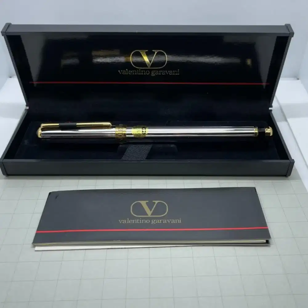 Valentino Garavani Fountain Pen Pulpen Mewah Sailor Made 14K Gold
