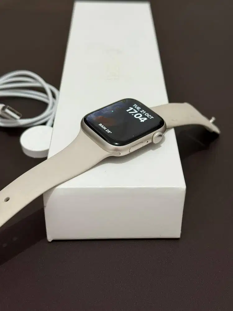 Apple Watch Series 8 45mm, bh 97%