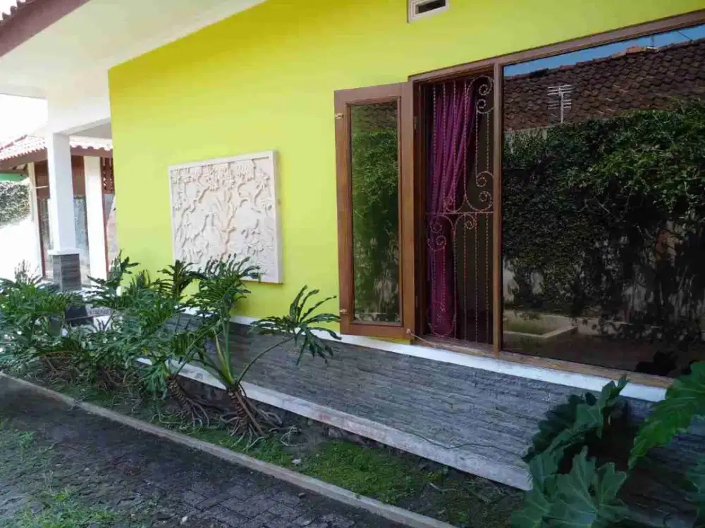 Rumah Cantik Halaman Luas Di Krapyak, Jl. Kaliurang Dekat UII