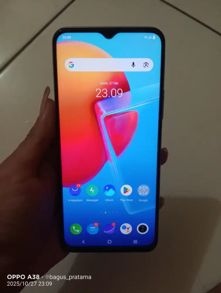 bantuin tmen mau jual vivo y51 8+4/128 fullsett msih mulus bgtt
