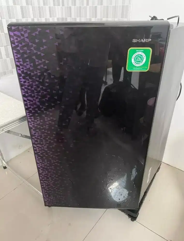 Kulkas/lemari es sharp SJ-X165MG
