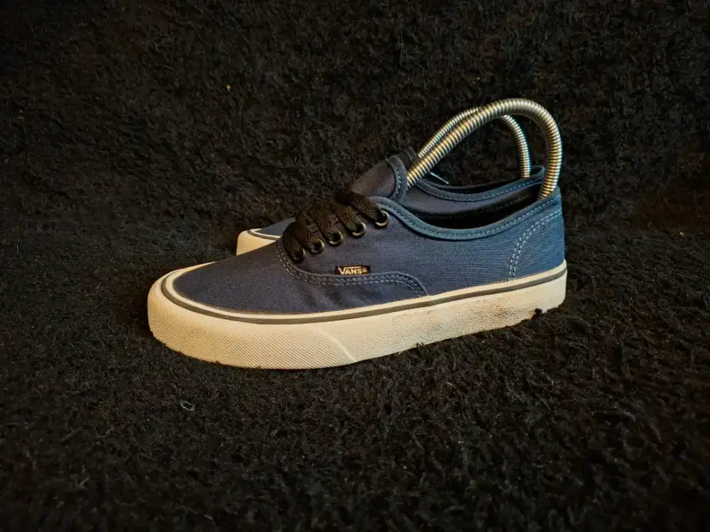 Sepatu Vans Authentic Navy Size 40  MURMER