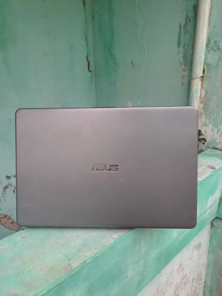 Laptop Asus X505ZA