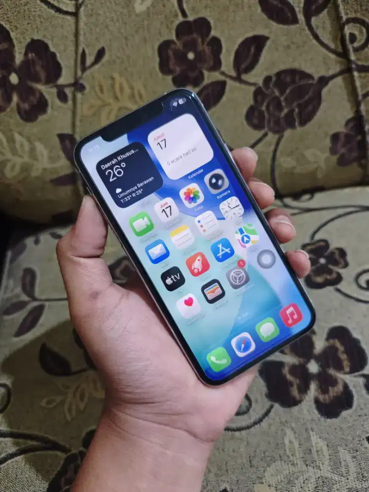 iPhone 11 Pro ( 256 )GB All Operator!! Silver!!