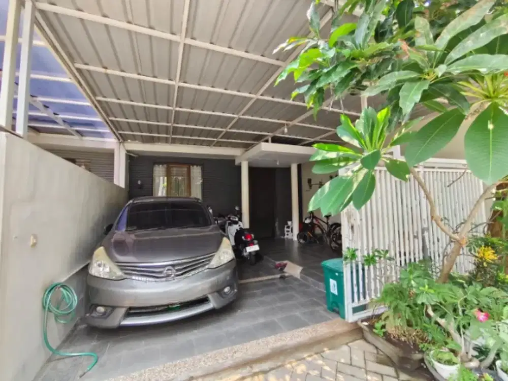 Rumah Megah dan Terawat 2 Lantai di Pantai Mentari Strategis dekat Raya Kenjeran, Mulyosari