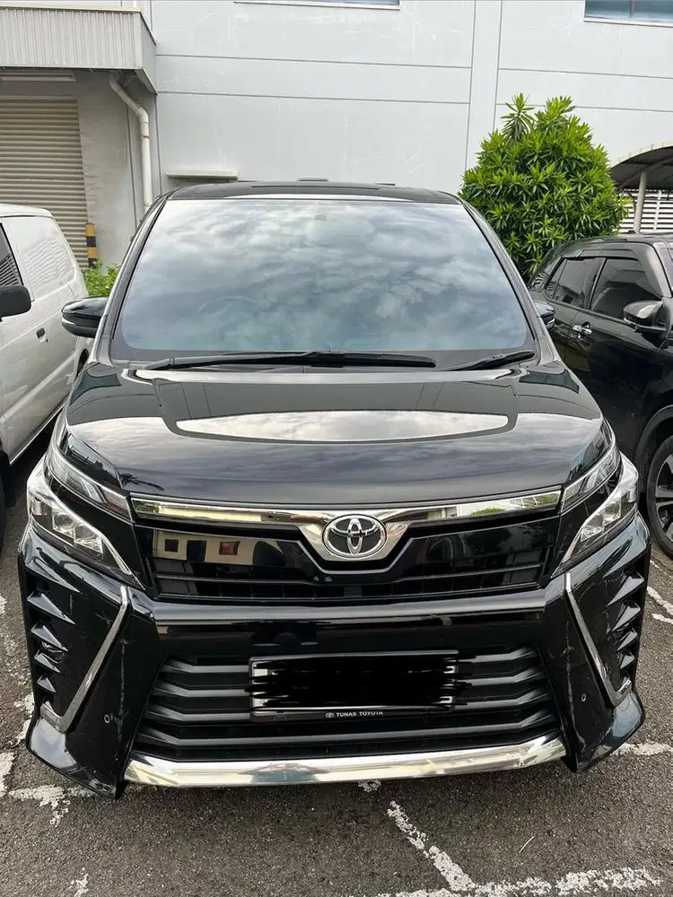 Toyota Voxy 2018 Bensin