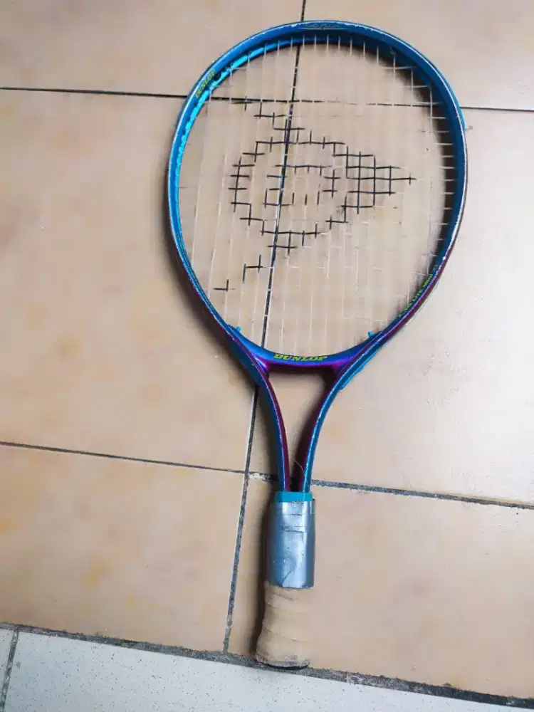Sale raket tennis Dunlop
