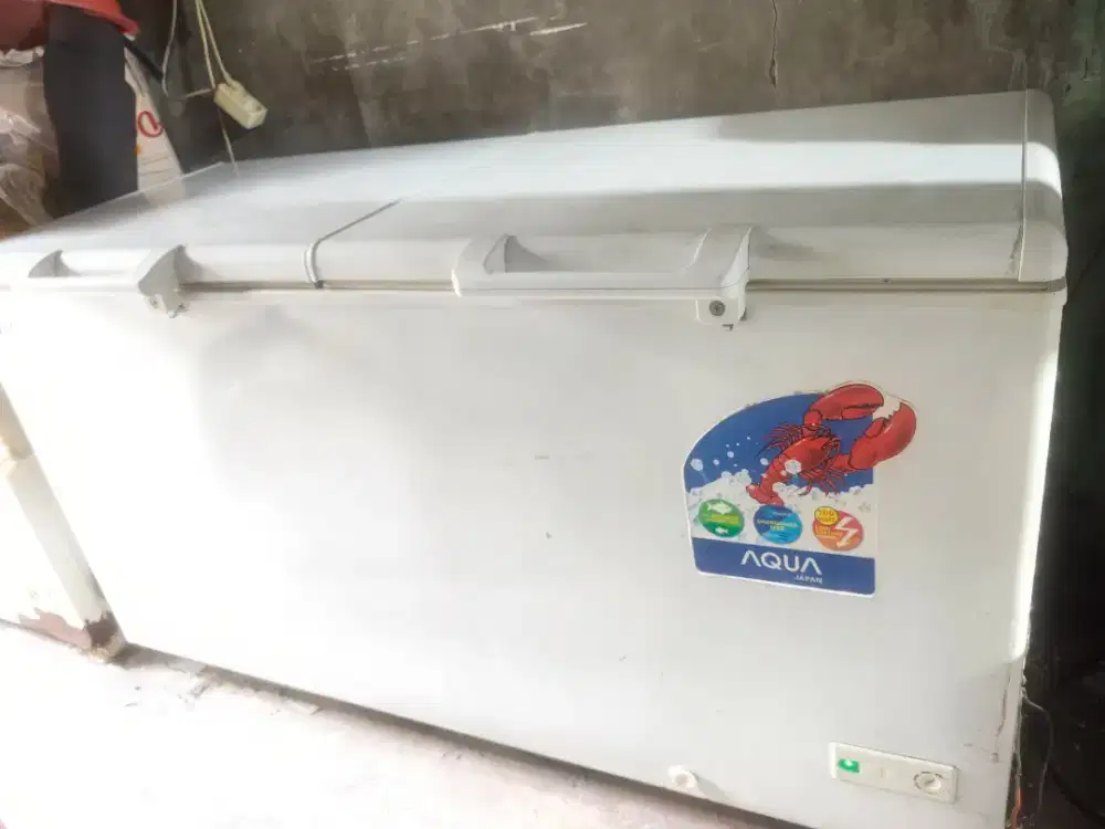 Freezer Aqua 2 pintu 512Liter