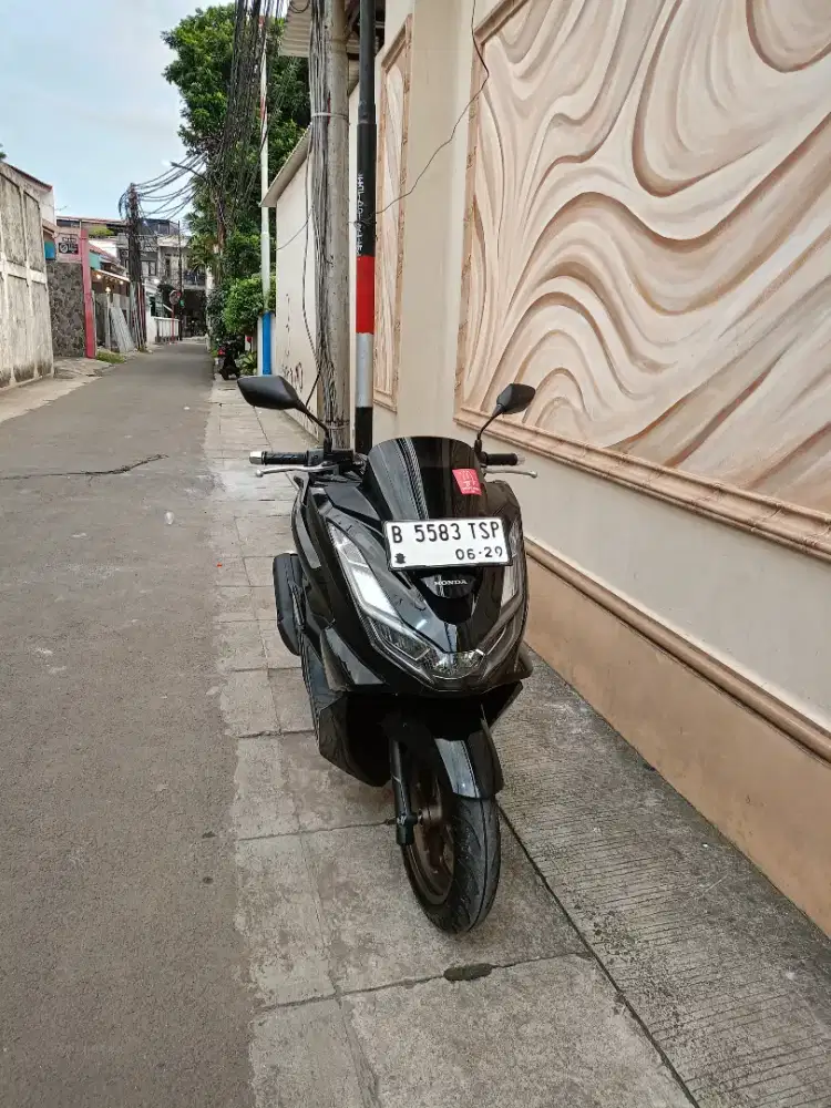 PCX 2024 Hitam Glossy