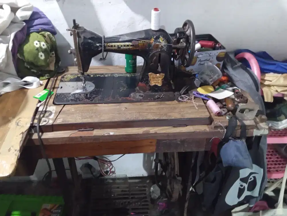 Mesin jahit butterfly