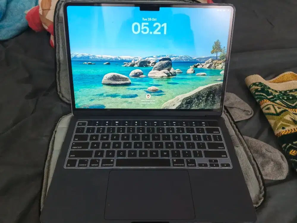 Macbook Air M2 16/256 GB Warranty Active