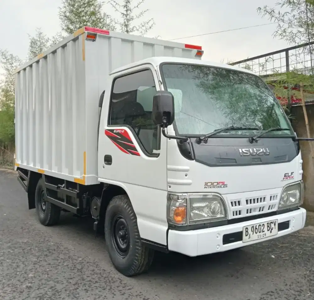 ISUZU ELF ENGKEL BOX 2014