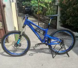 Sepeda Gunung MTB Intense Izzi VP Shimano XT