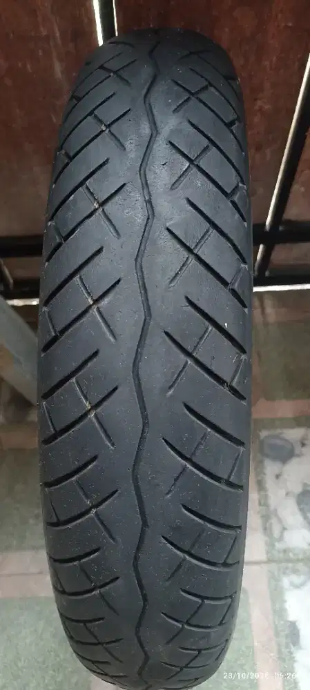 Ban motor Bridgestone batlax 110-70-R17