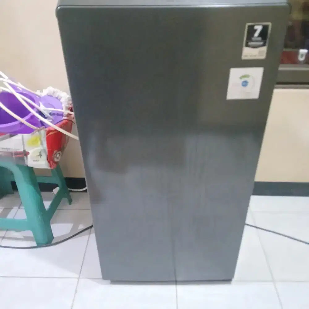 Kulkas 1 pintu aqua