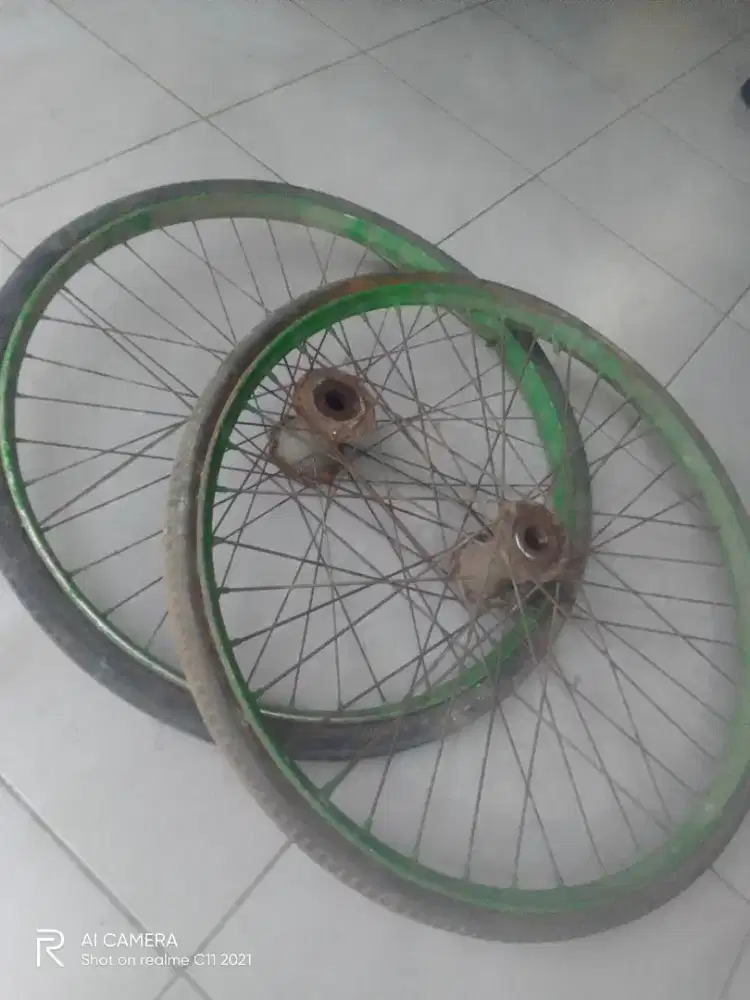 Roda gerobak sepassang