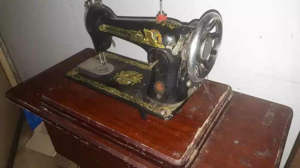 Mesin Jahit SINGER Antik