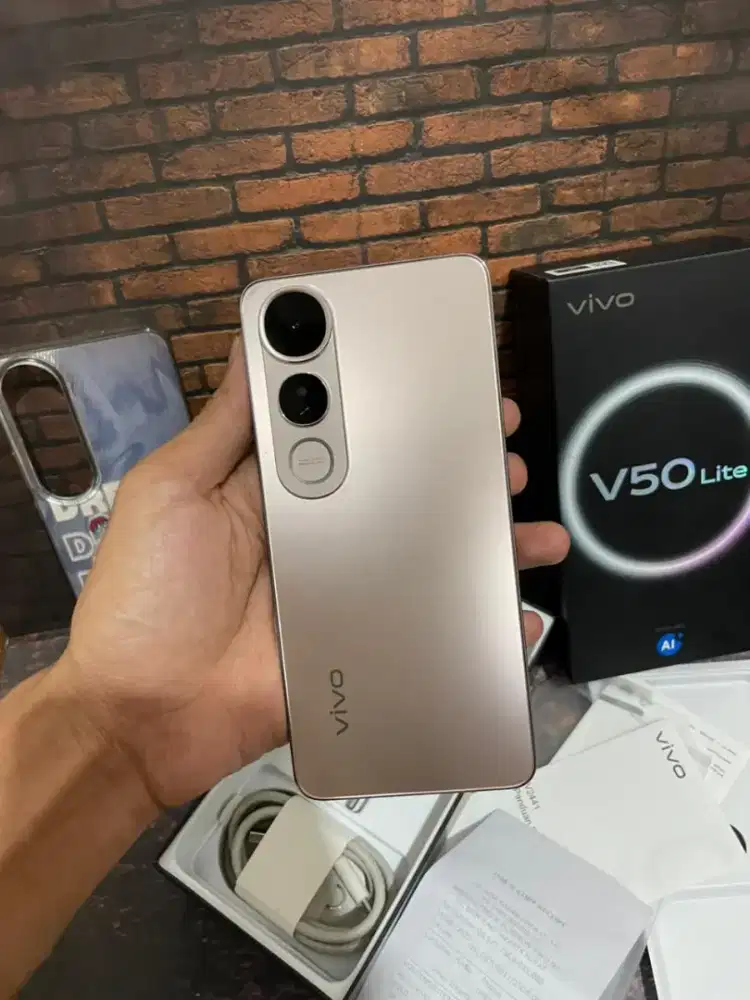 Vivo v50lite ram8/256 like new