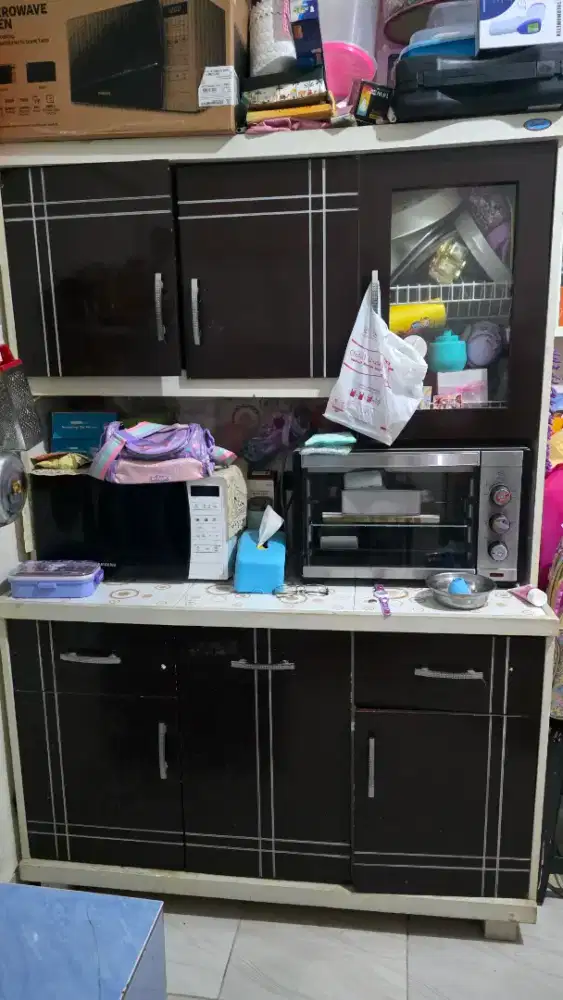 Rak piring bekas layak pakai