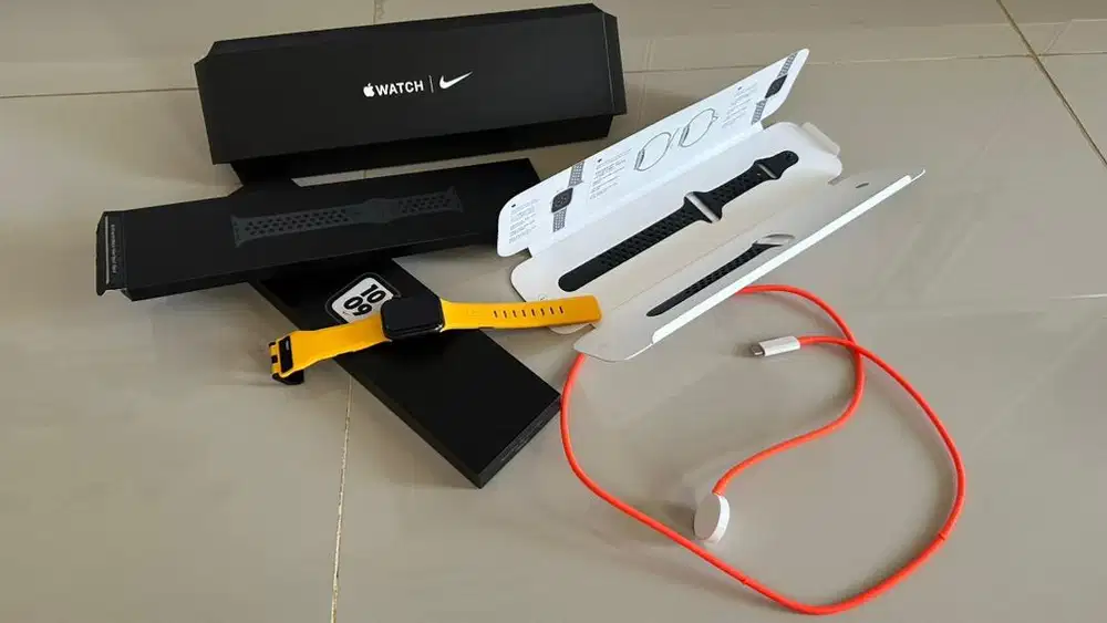 Jual Nike Apple Watch SE 40mm Black GPS + Cellular (Esim)