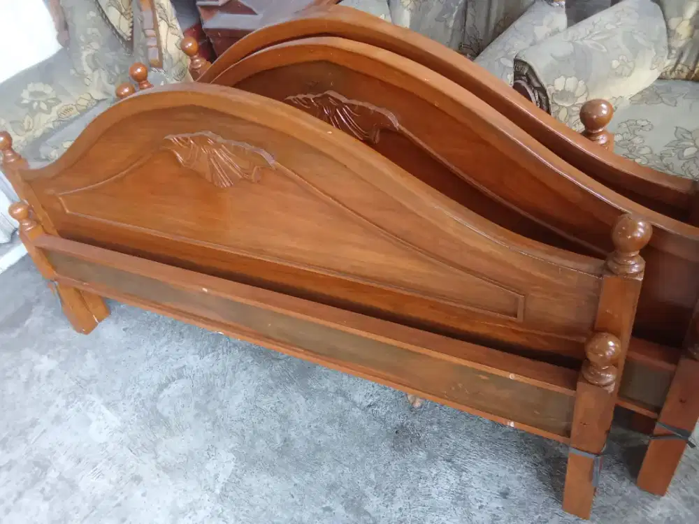 Tempat tidur kayu jati model blok full kayu solid ukuran 160 x2m